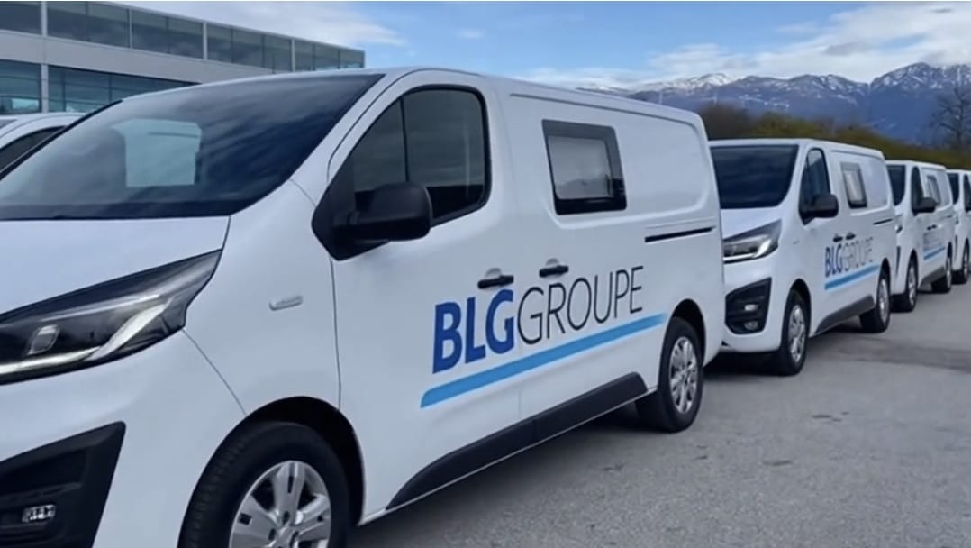 Image du sol du salon en marbre blanc BLG Carrelage, pose de carrelage au sol